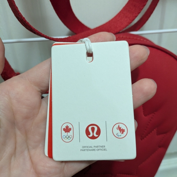 NWT Lululemon Team Canada 22 Future Legacy Crossbody Bag - Picture 8 of 9